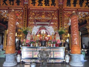 Thờ tượng Phật A Di Đà 