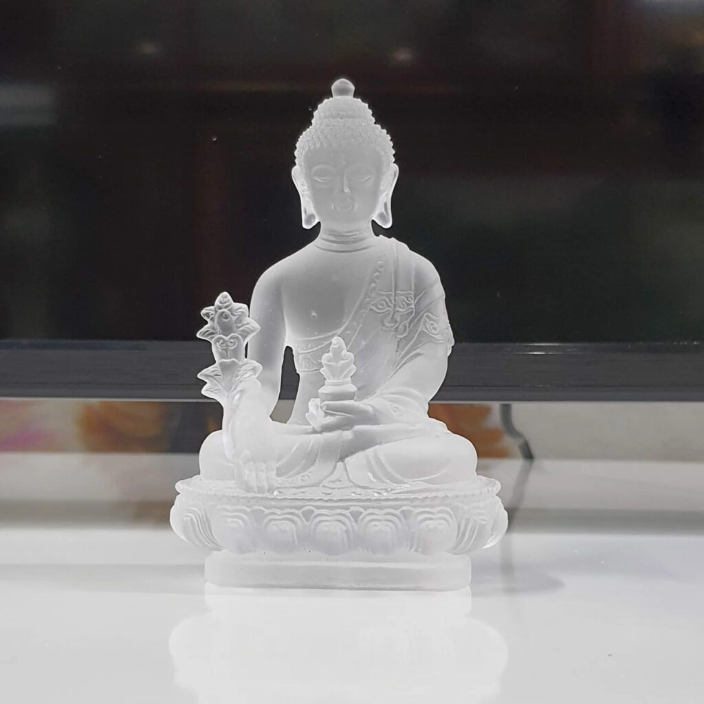 Mẫu tượng Phật Dược Sư mini bằng đá sapphire 