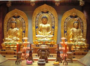 Thờ Phật A Di Đà cũng các Đức Phật khác